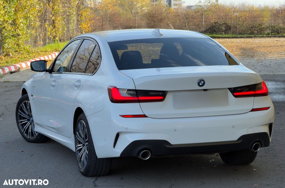 BMW Seria 3 330e Aut. M Sport - 6