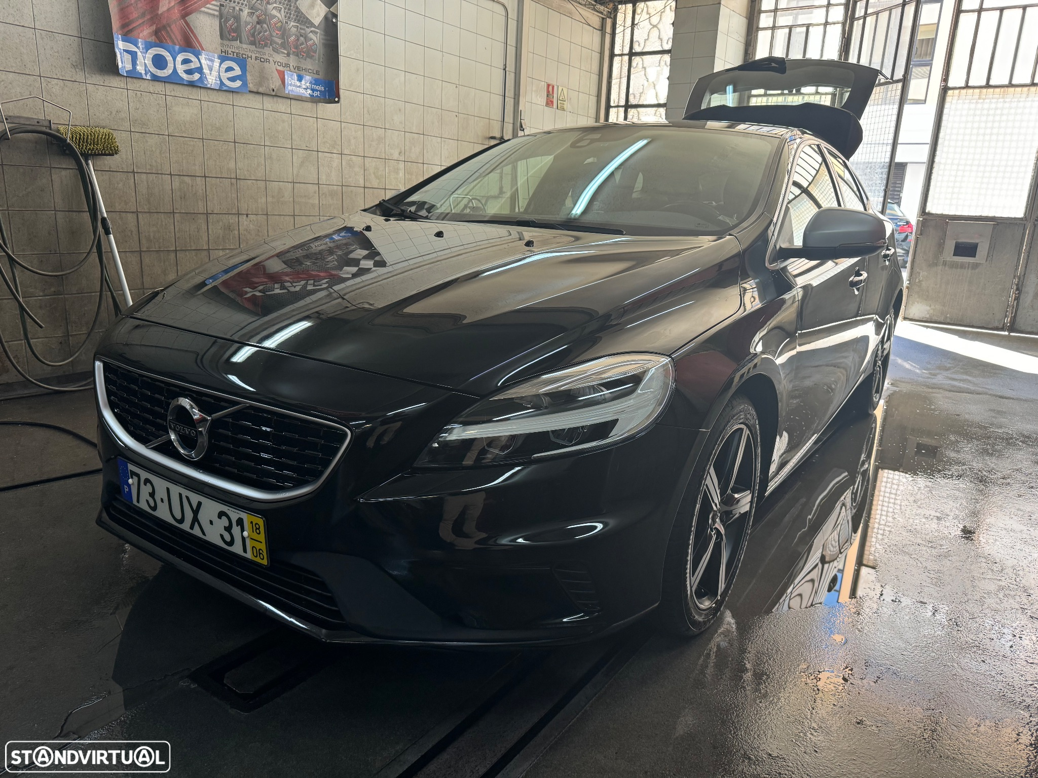 Volvo V40 2.0 D2 R-Design - 2