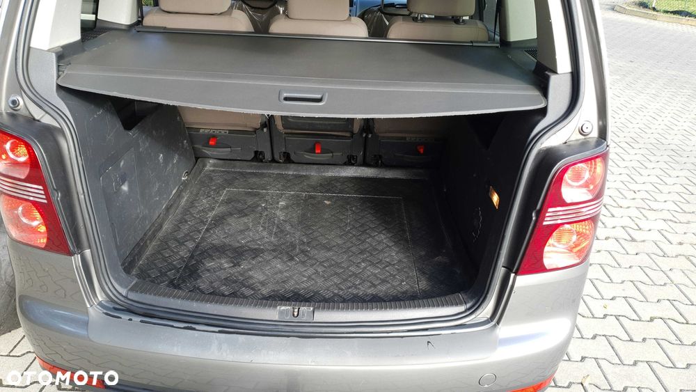 Volkswagen Touran 2008 photo 5