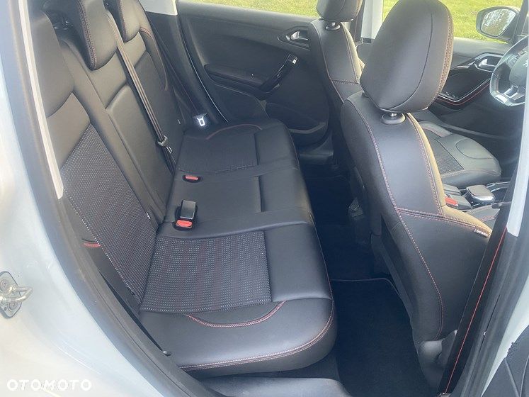 Peugeot 2008 PureTech 110 Stop&Start EAT6 GT-Line Edition - 16