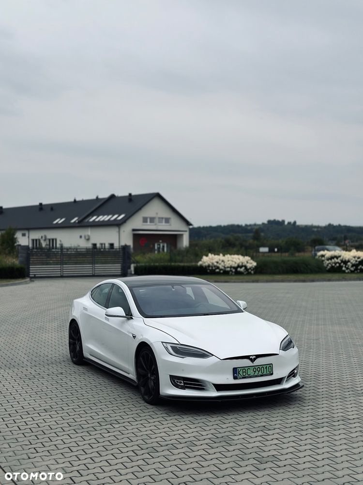 Tesla Model S - 9