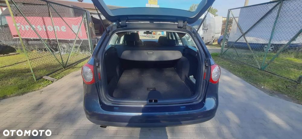Volkswagen Passat 1.6 TDI Comfortline - 7