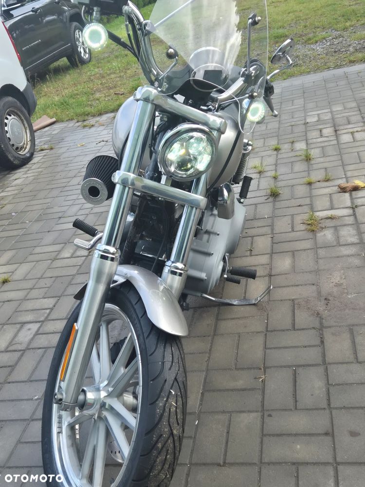Harley-Davidson Dyna - 12