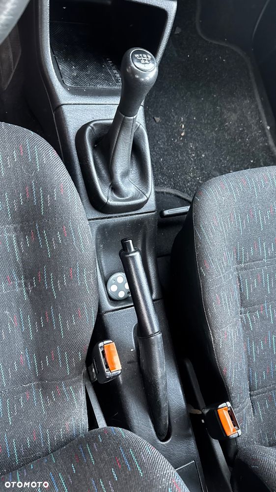 Volkswagen Golf - 20