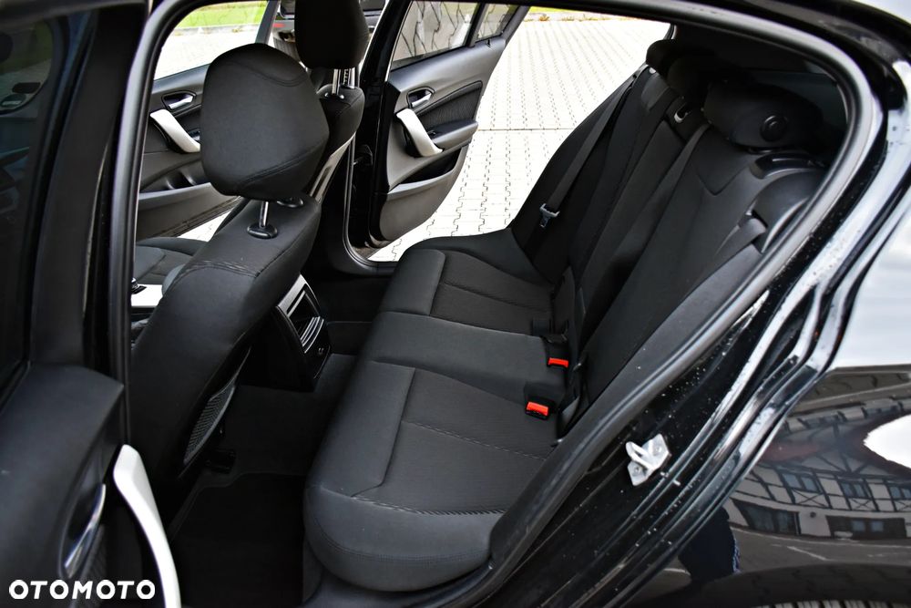 BMW Seria 1 118i Edition Metropolitan - 27