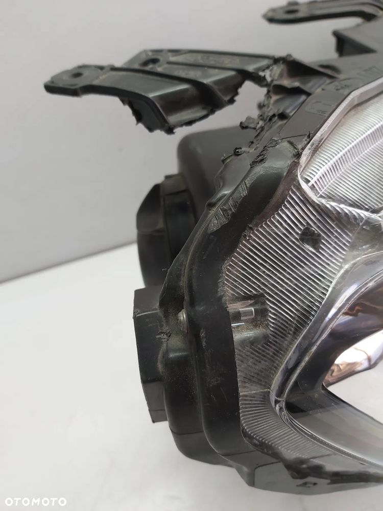 Lampa prawa reflektor Ford Ranger 3 III Lift 2015- - 14