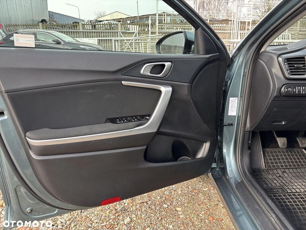Kia Ceed 1.5 T-GDI M - 10