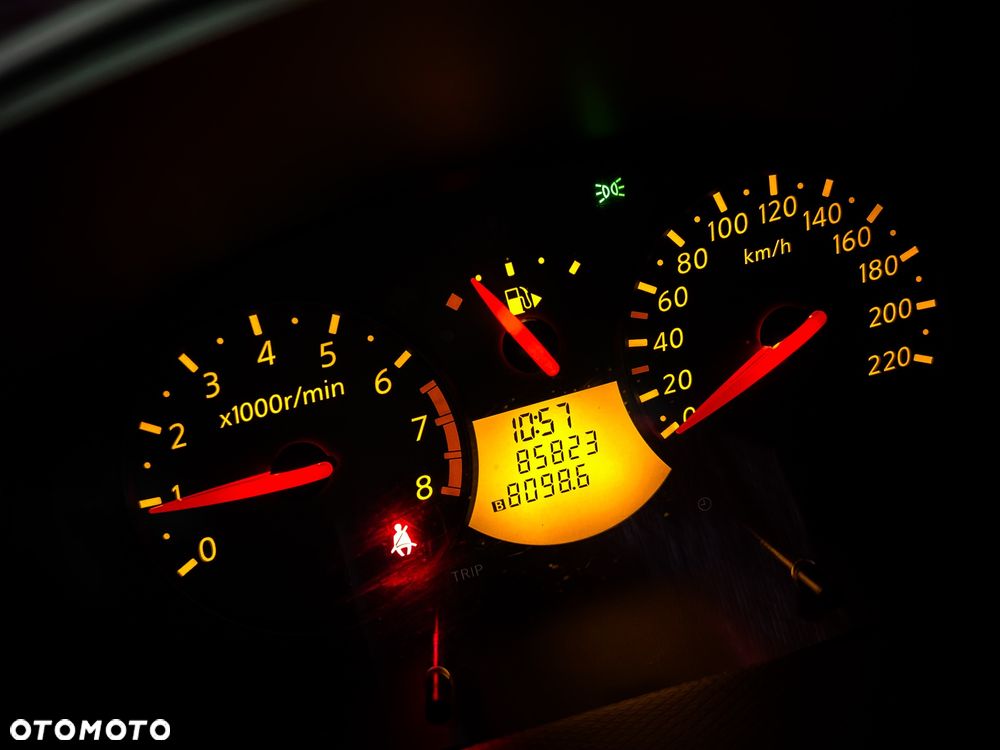 Nissan Micra - 2