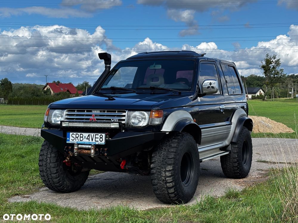 Mitsubishi Pajero 3.0 GLS - 1