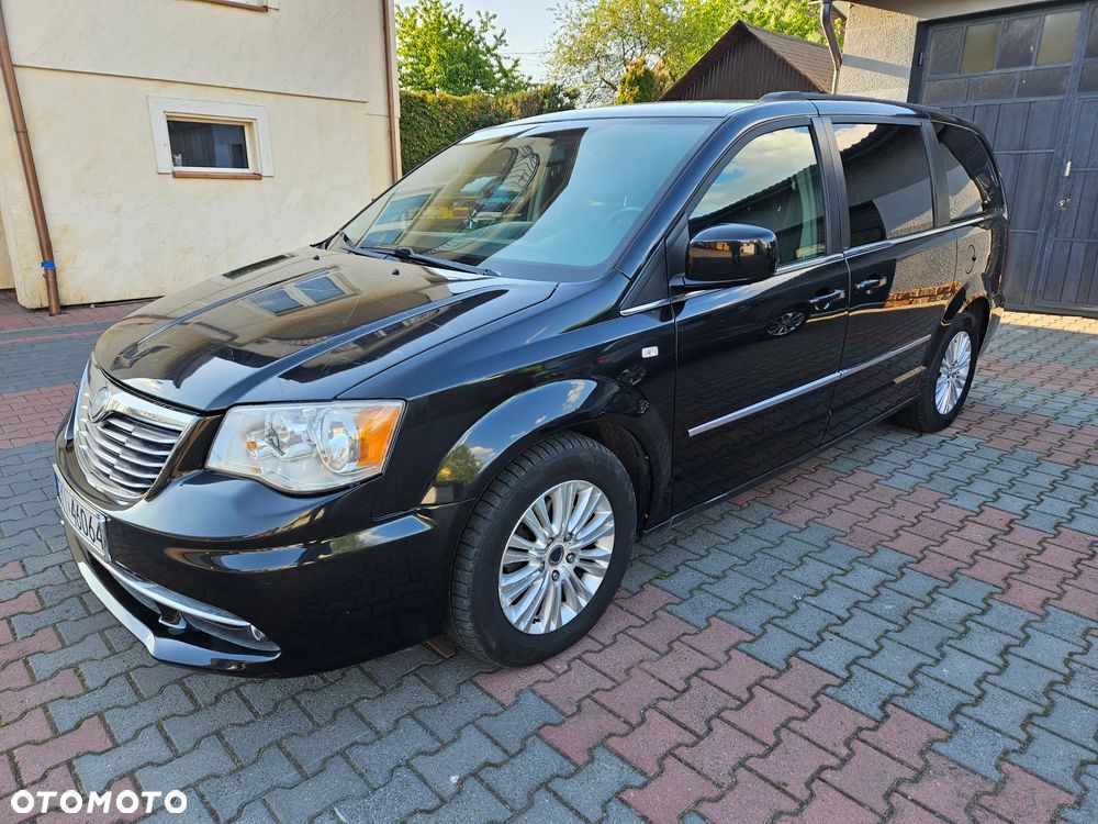 Lancia Voyager 2.8CRD Gold - 2