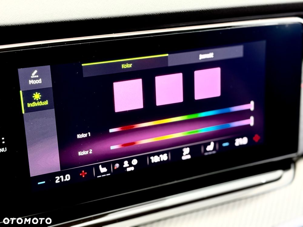 Skoda Octavia 2.0 TDI DSG RS Plus - 37