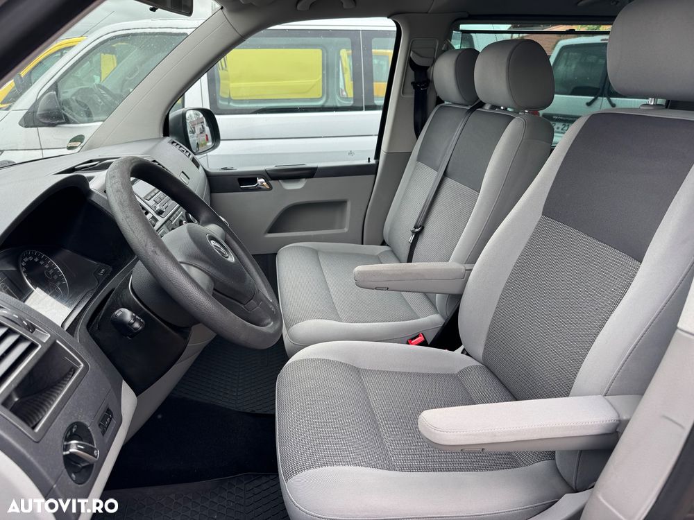 Volkswagen Caravelle - 20