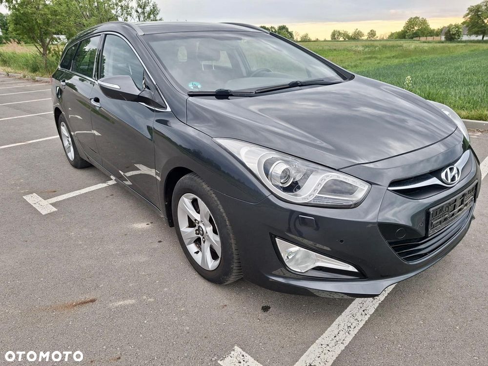 Hyundai i40 Kombi blue 1.6 Space - 14