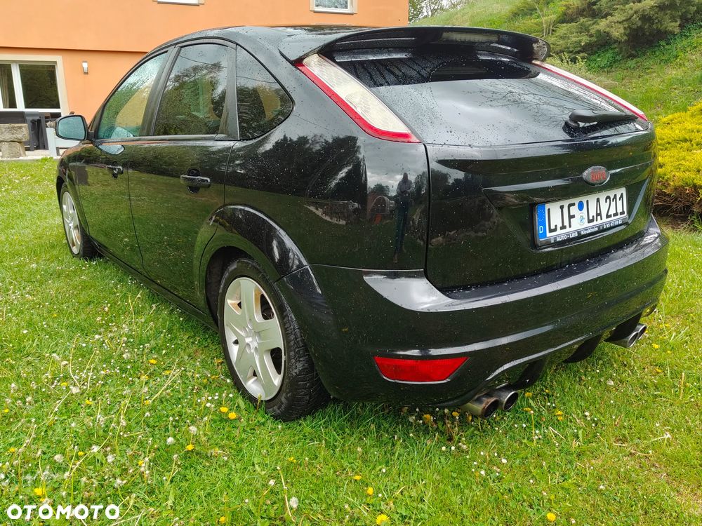 Ford Focus 1.6 16V Sport - 1