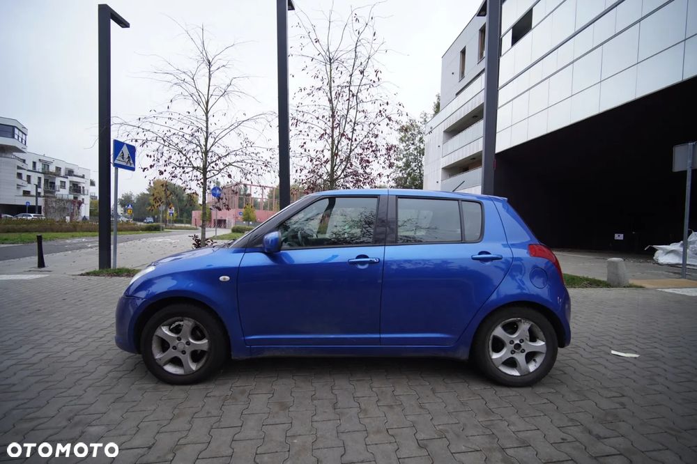 Suzuki Swift 2006 photo 3