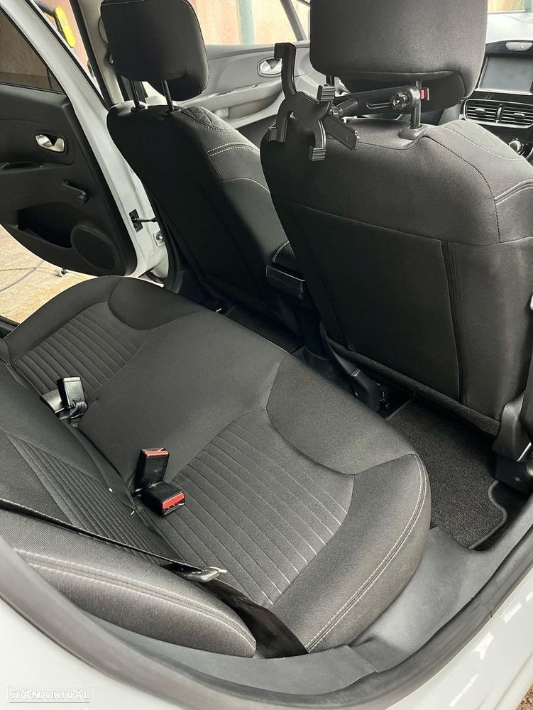 Renault Clio Sport Tourer 1.5 dCi Limited - 11