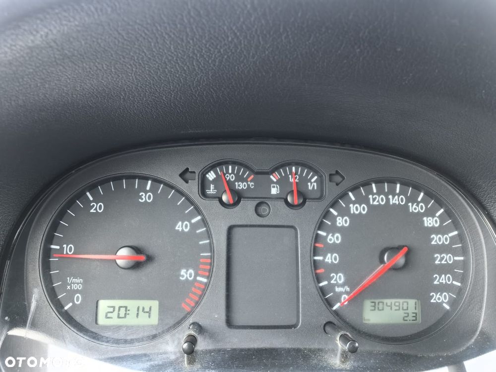 Volkswagen Bora 1.9 TDI Comfortline - 23