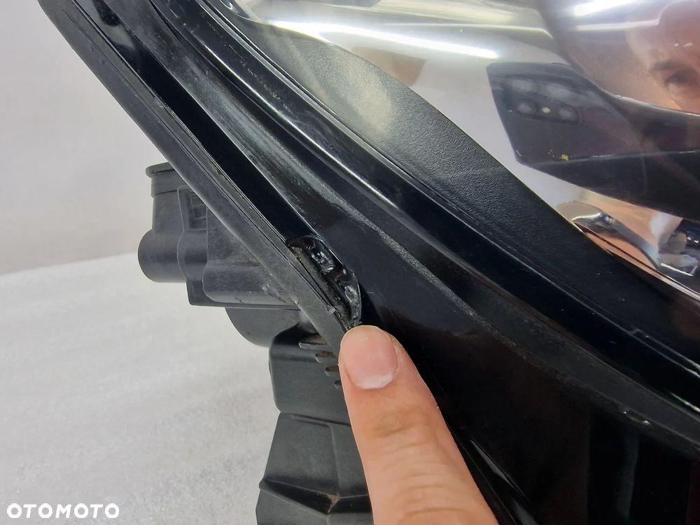 MERCEDES GLA W156 ŁADNA PRAWA LAMPA PRZEDNIA PRZÓD BI-XENON + USZCZELKA ( RAMKA ) , NR A1569063200 , NR AUKCJI LA598 - 8