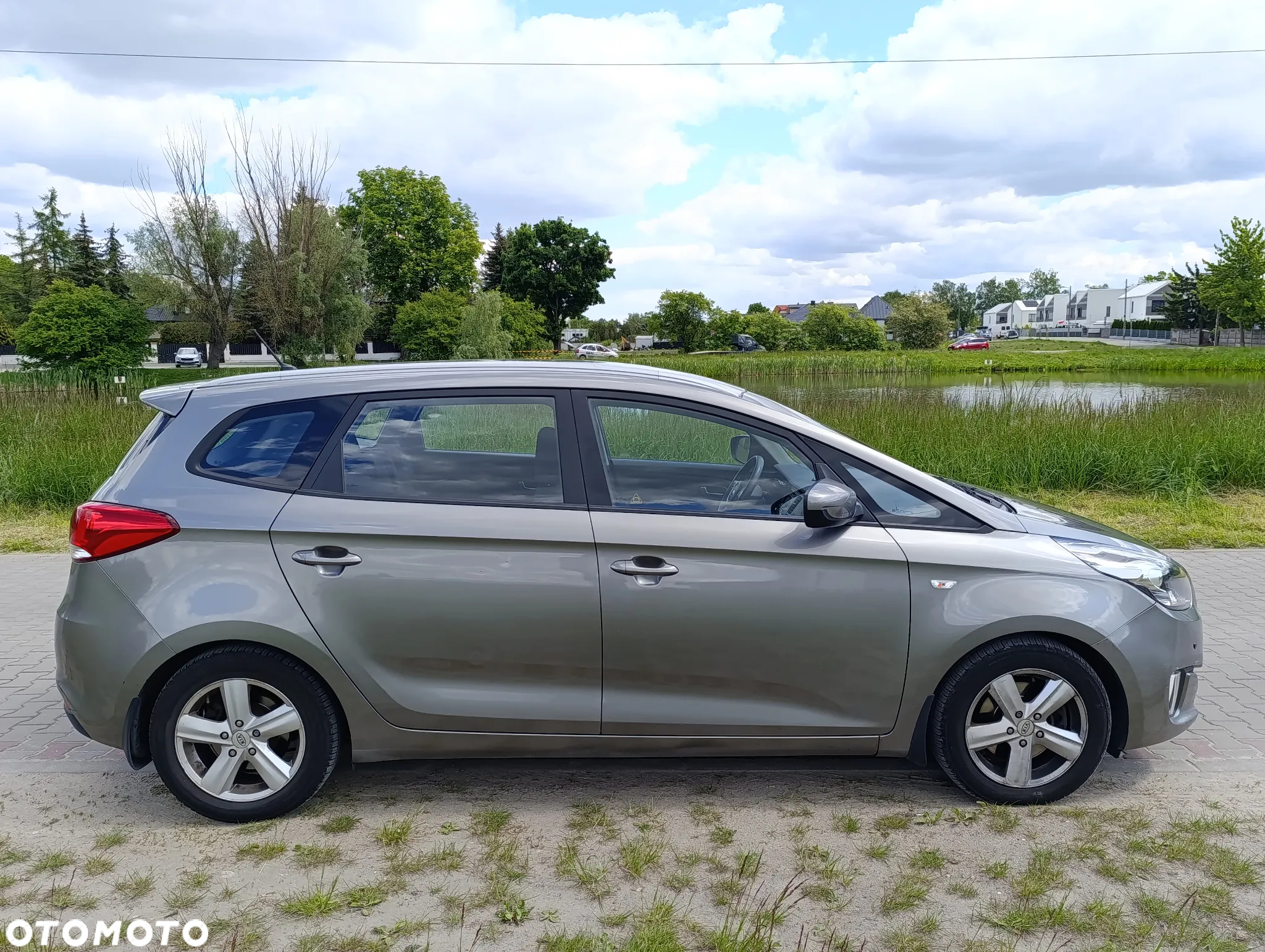 Kia Carens 1.7 CRDi M - 6