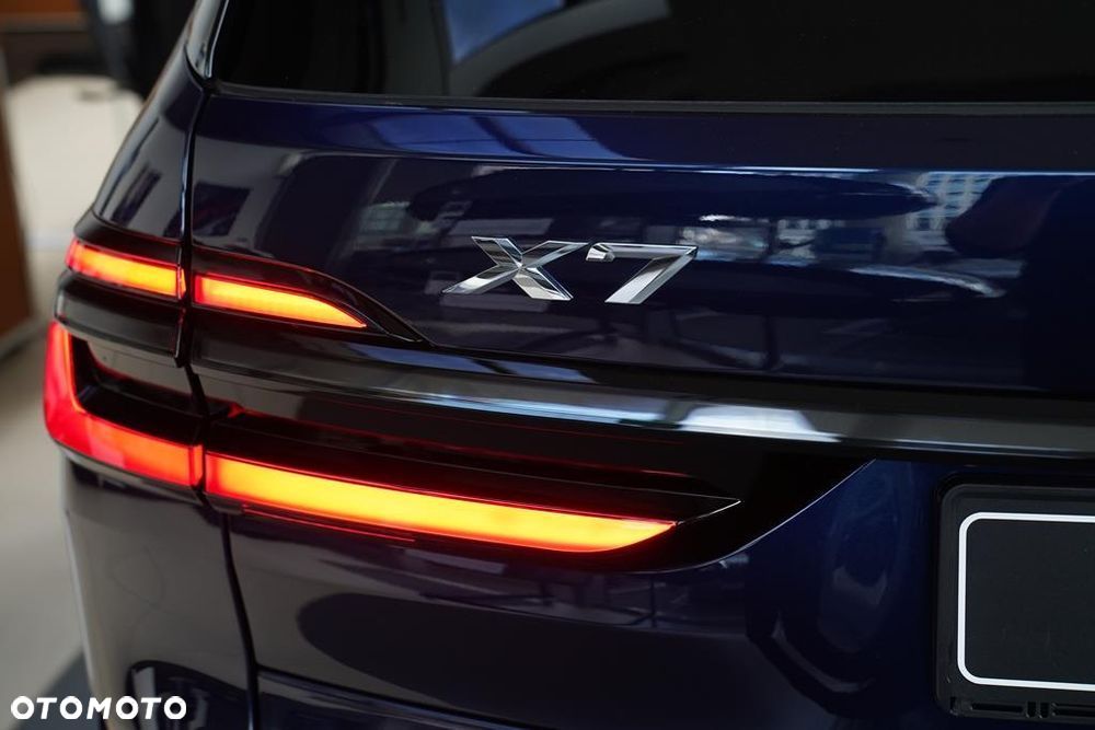 BMW X7 - 7