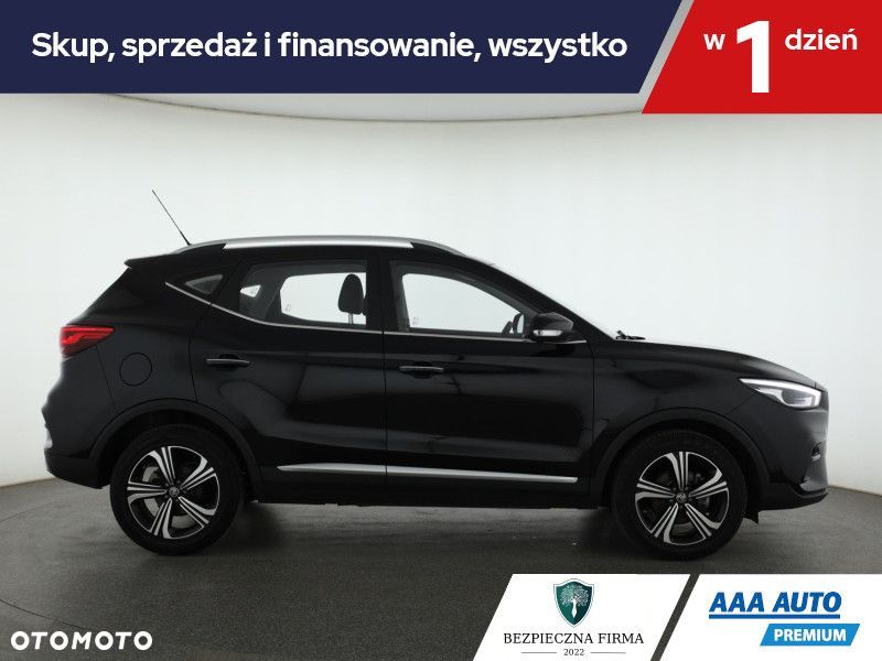 MG ZS - 8