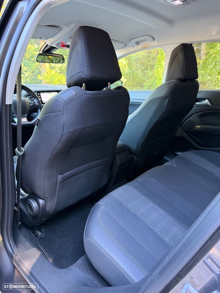 Peugeot 308 1.2 PureTech Allure - 18