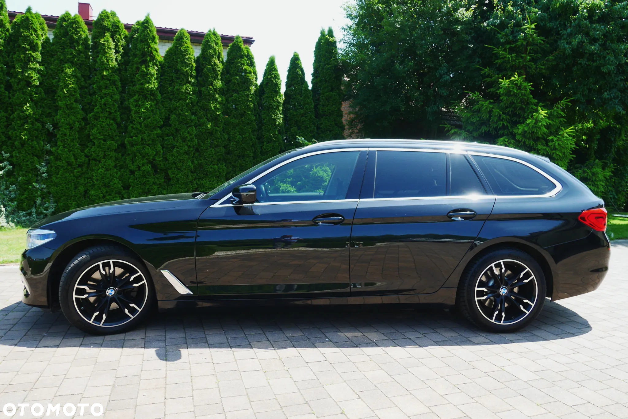 BMW Seria 5 520d Touring Luxury Line - 10
