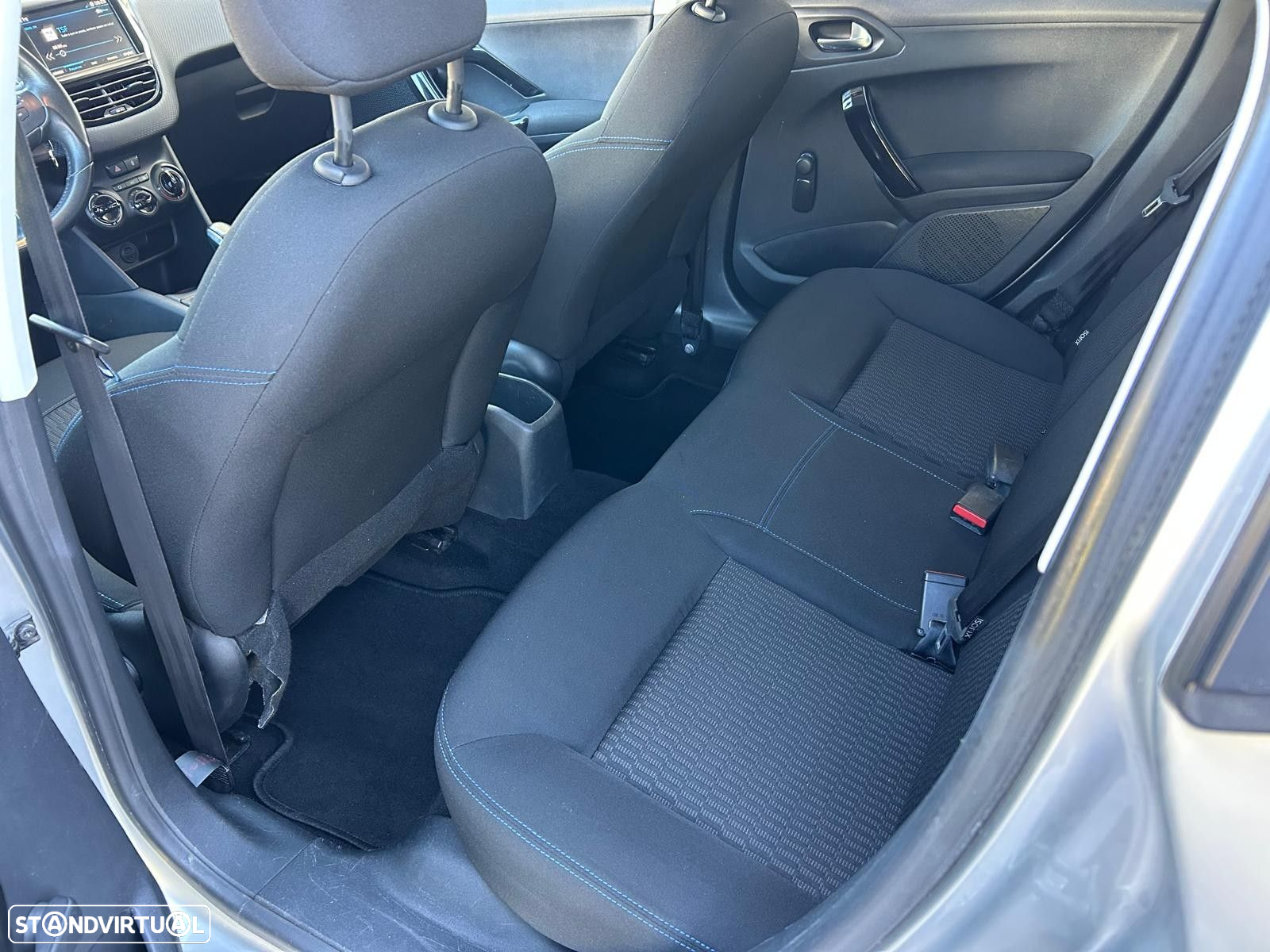 Peugeot 208 1.2 PureTech Style - 11
