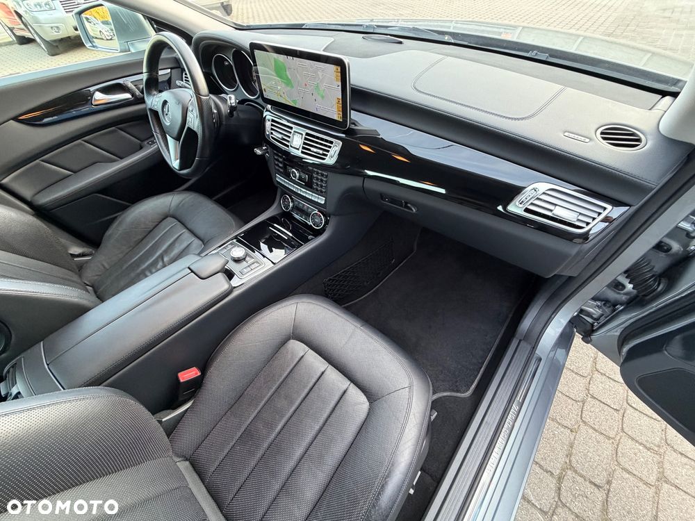Mercedes-Benz CLS 250 CDI DPF BlueEFFICIENCY 7G-TRONIC - 32