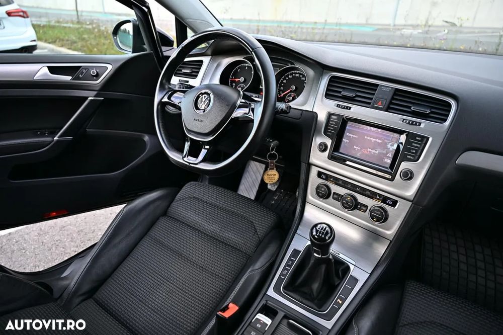 Volkswagen Golf 2.0 TDI 4Motion BMT Comfortline - 23