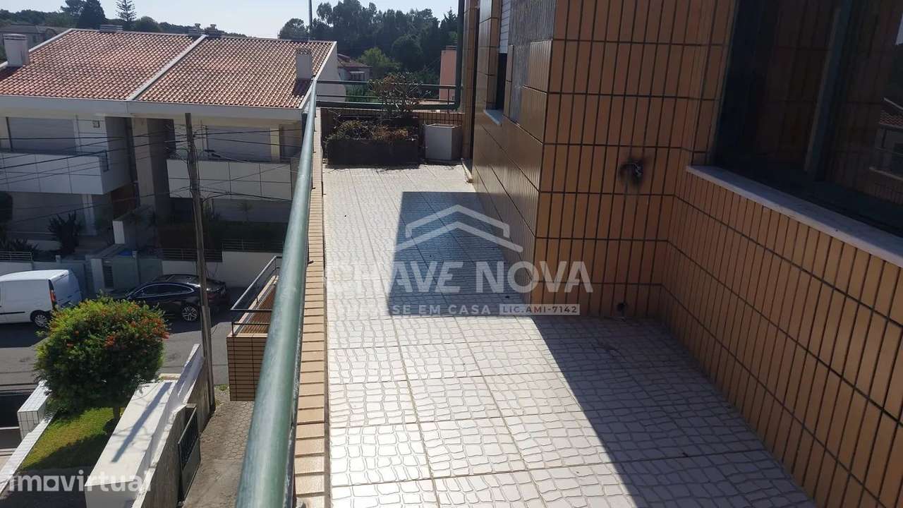 T2 no último piso com terraço e garagem fechada S. Félix da Marinha - Grande imagem: 4/30