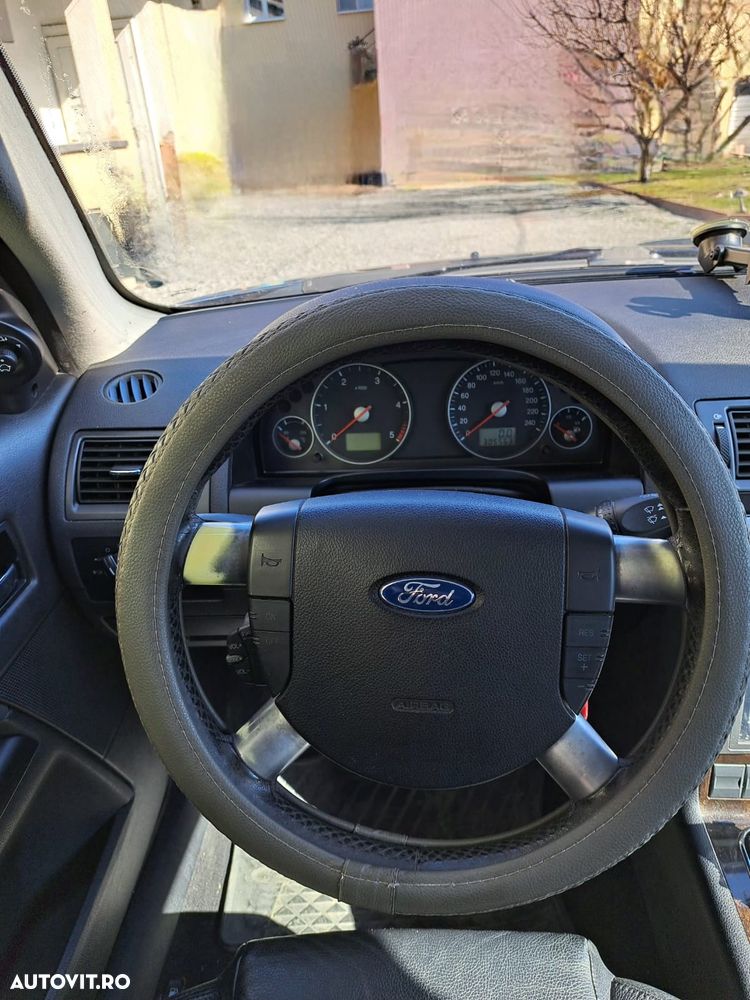 Ford Mondeo 2.0TDCi Ghia - 8