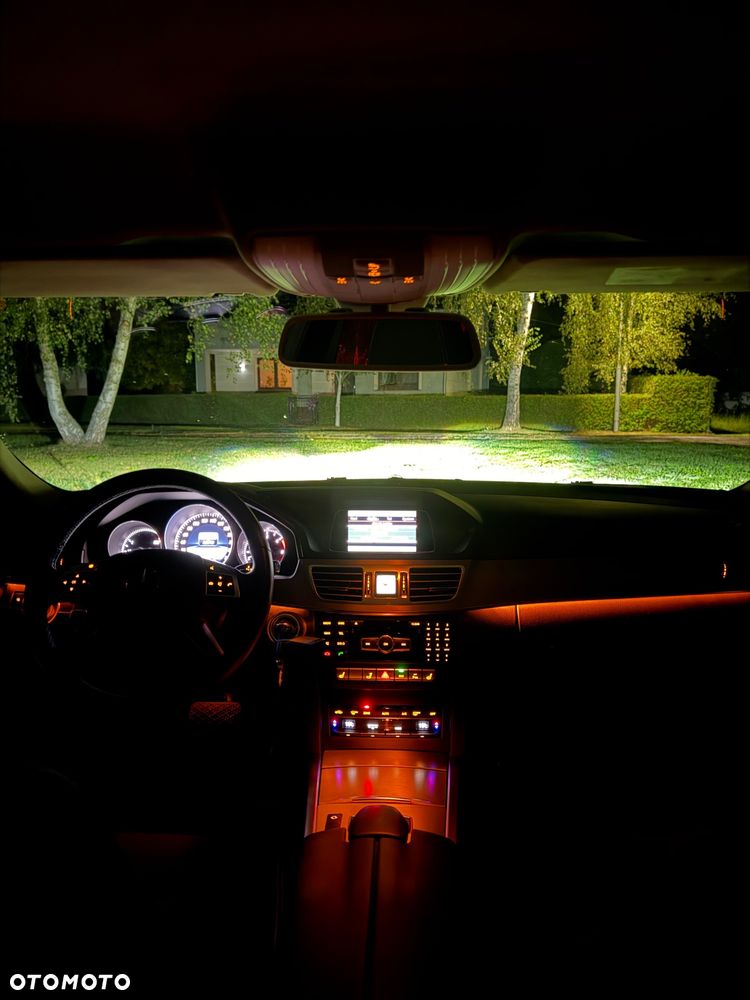 Mercedes-Benz Klasa E 300 CDI DPF BlueEFFICIENCY 7G-TRONIC - 24