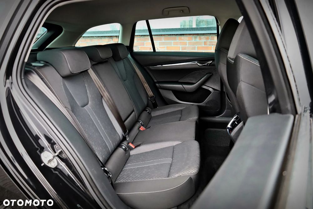 Skoda Octavia 2.0 TDI 4x4 Style DSG - 25