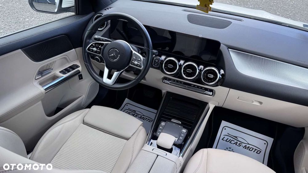 Mercedes-Benz GLA - 30