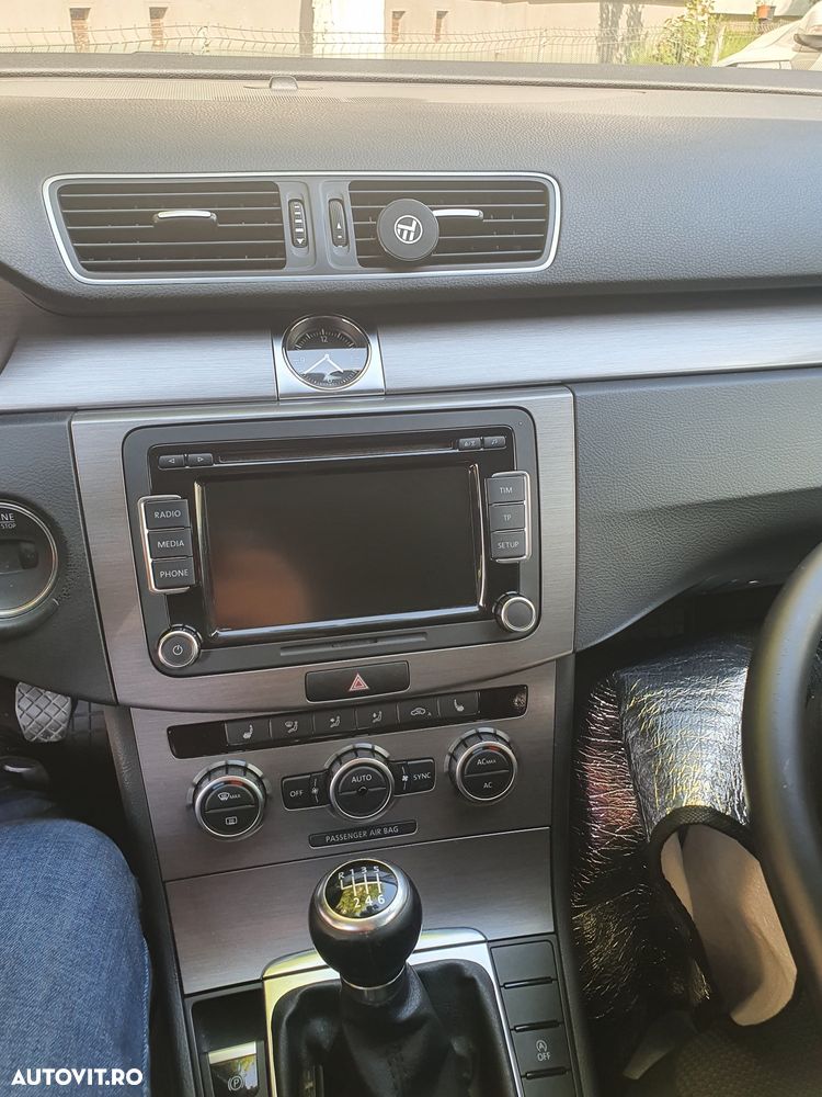 Volkswagen Passat 2.0 TDI BlueMotion Technology Comfortline - 3