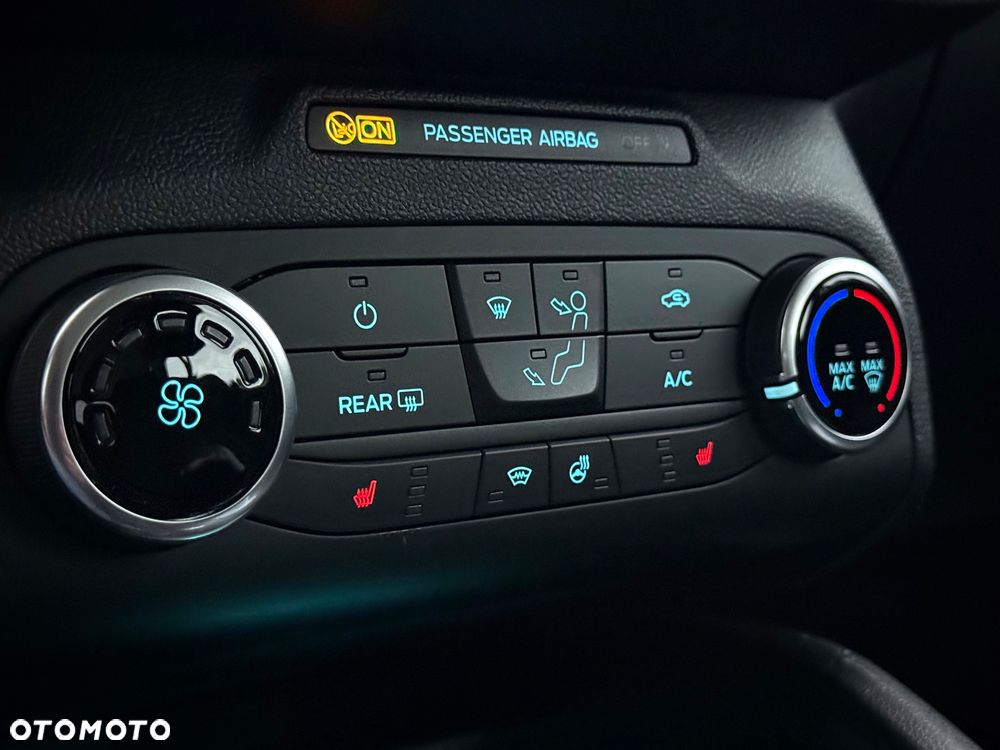 Ford Focus 2.0 EcoBlue Titanium Business - 24