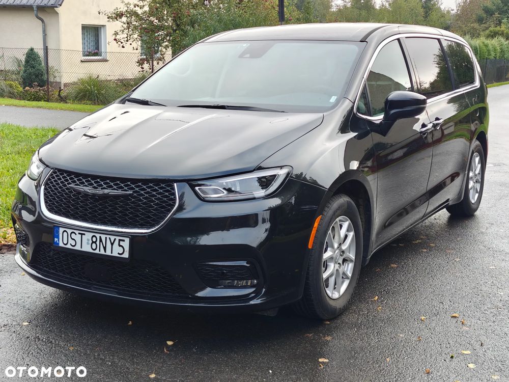 Chrysler Pacifica - 1