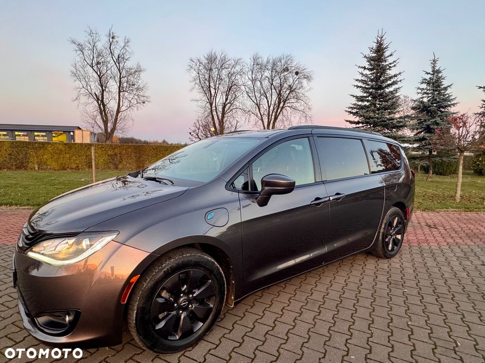 Chrysler Pacifica - 3