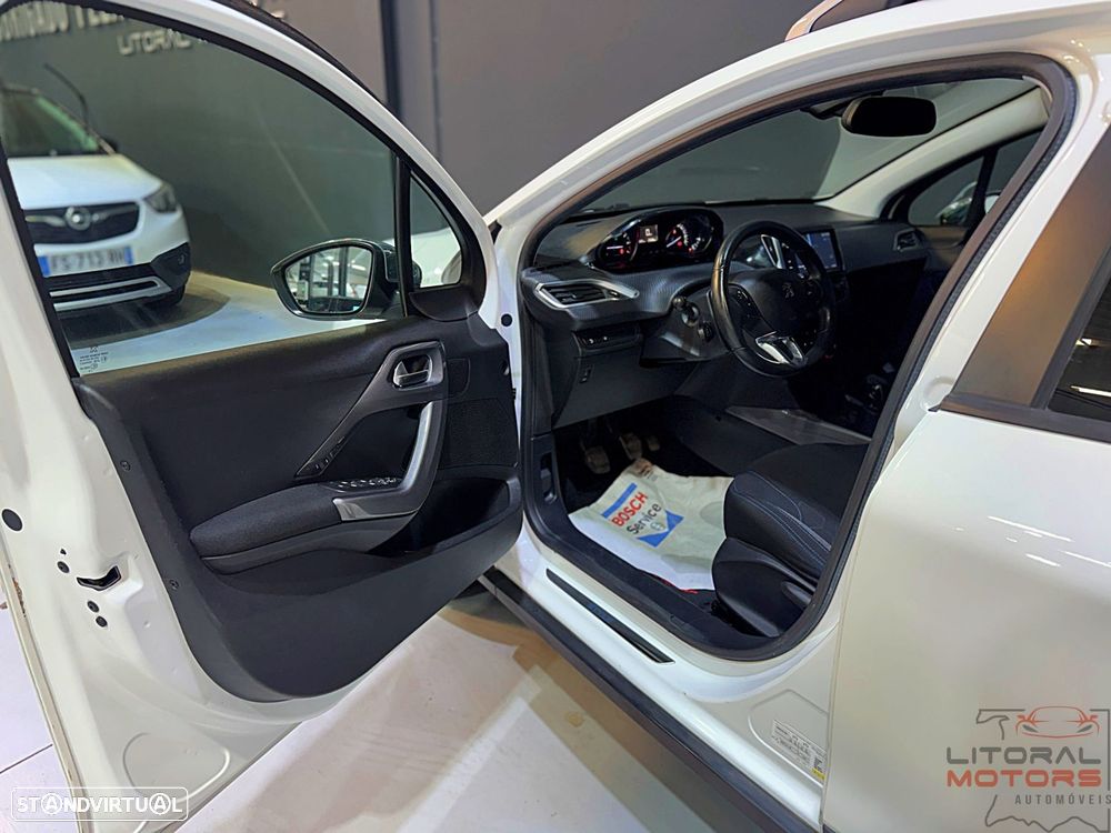 Peugeot 2008 1.2 PureTech Style - 16