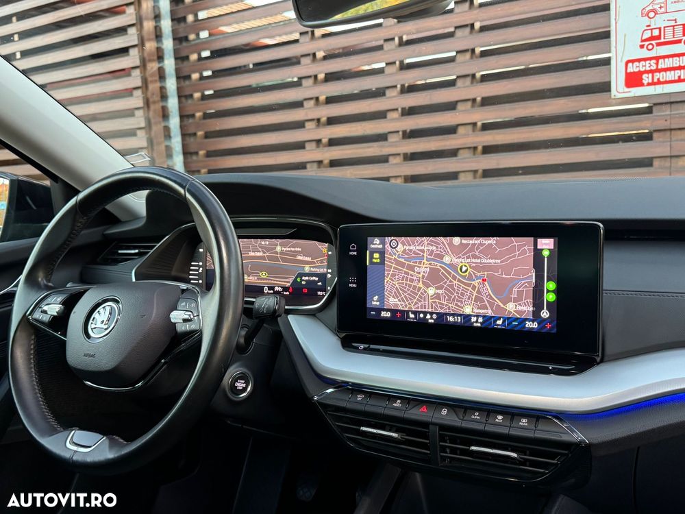 Skoda Octavia Combi 2.0 TDI Sportline - 15