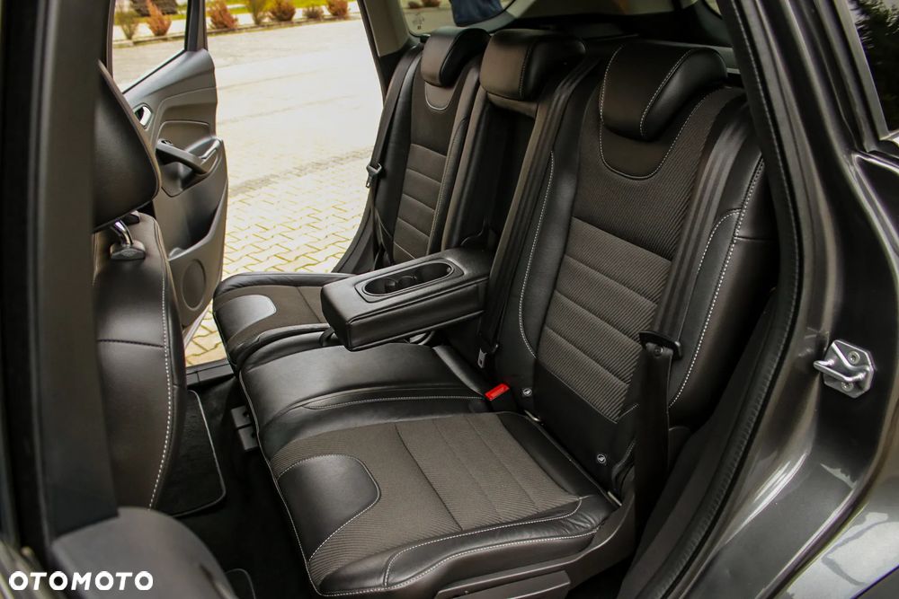 Ford Kuga 2.0 TDCi FWD Titanium - 27