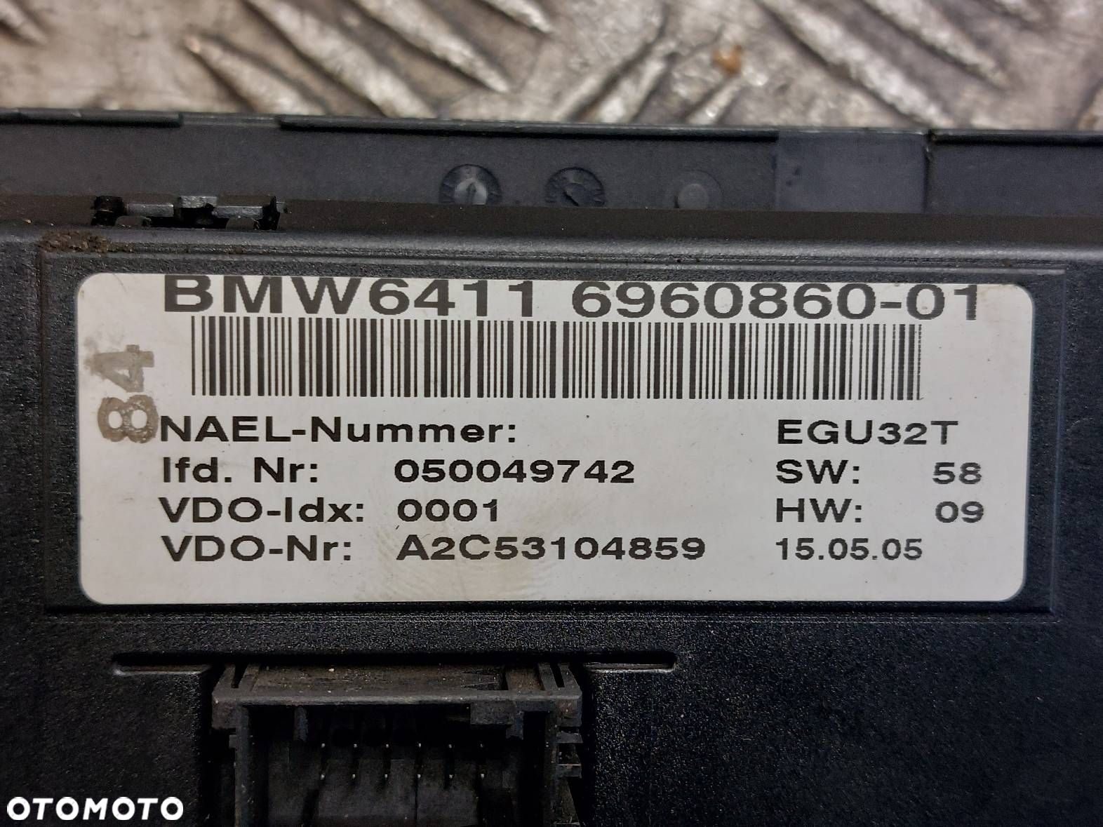PANEL NAWIEWU BMW E90 6960860 - 3
