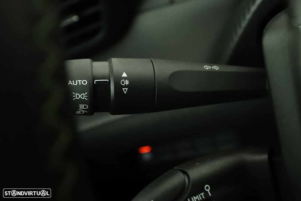 Peugeot e-208 50 kWh GT - 18