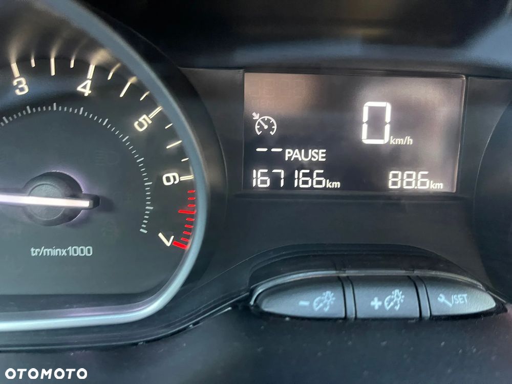 Peugeot 208 1.2 PureTech Active - 13