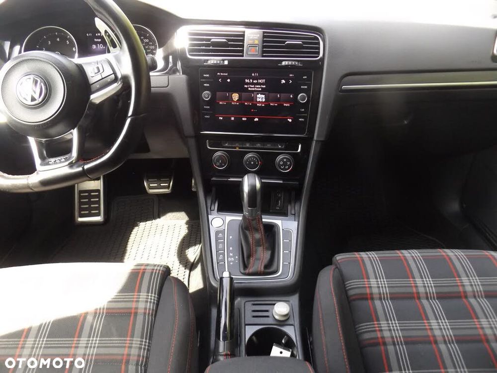Volkswagen Golf - 14