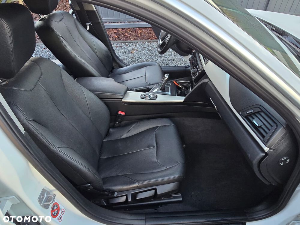 BMW Seria 3 320d xDrive Edition Luxury Line Purity - 9