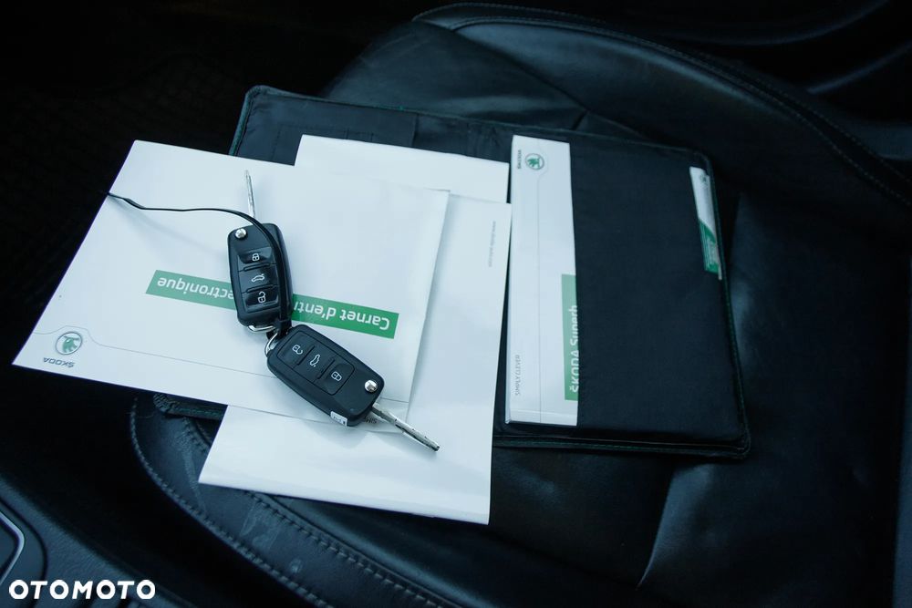 Skoda Superb 2014 photo 2