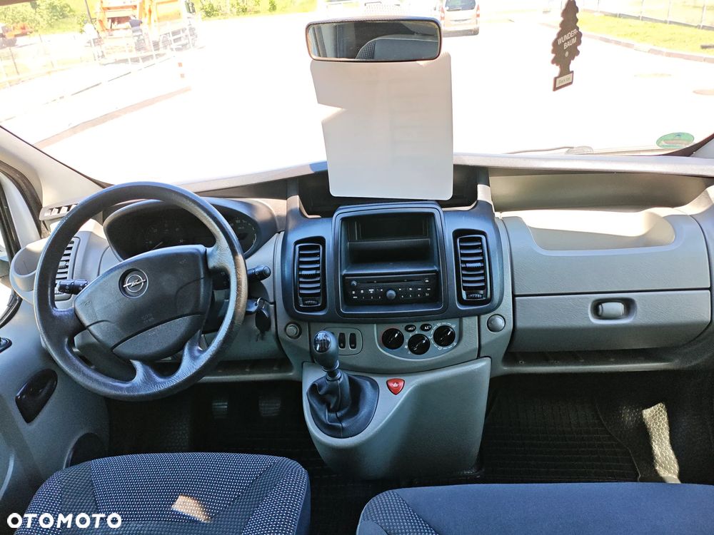 Opel Vivaro - 10