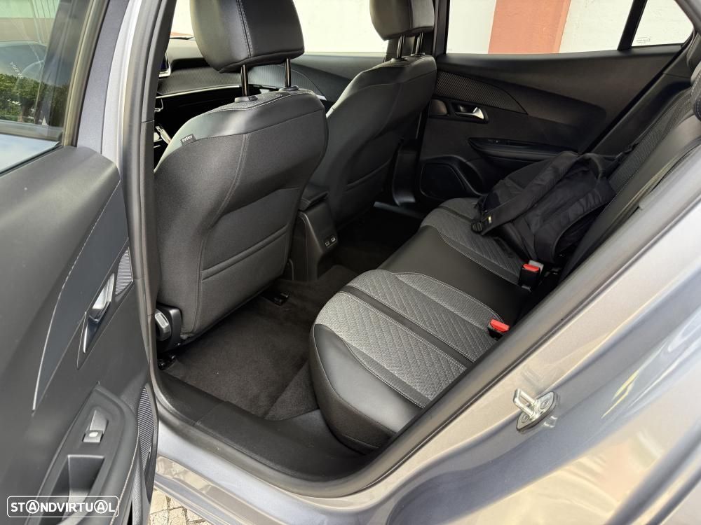 Peugeot 2008 1.2 Hybrid Allure e-DCS6 - 20